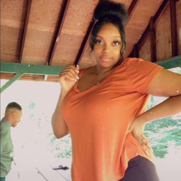 Hey beautiful 💙Welcome to my Boutique! 💙 - Picture 12 of 16